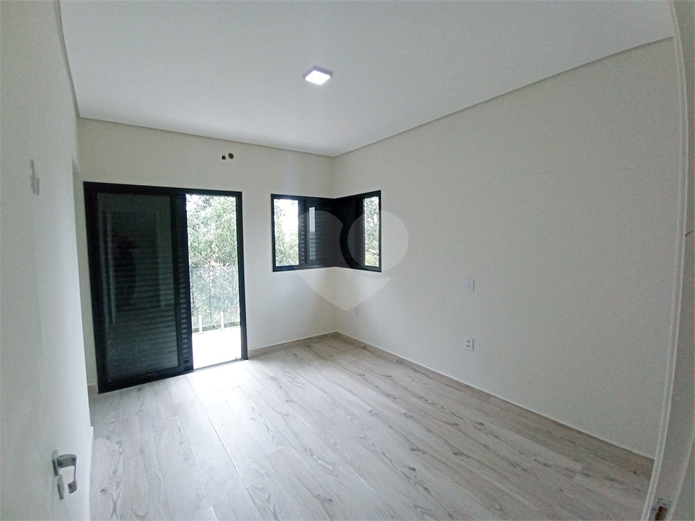 Casa à venda com 3 suítes no condomínio Reserva dos Jatobás, Louveira - SP