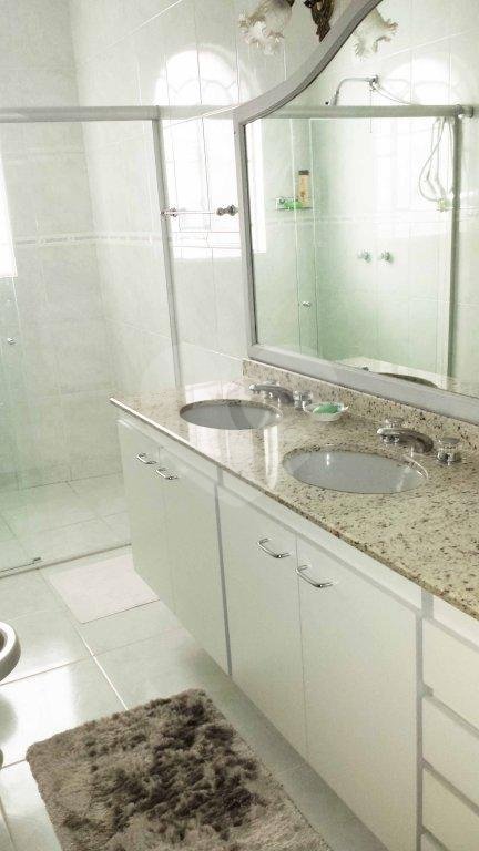 Sobrado à venda com 3 quartos, sendo 2 suítes, em Jardim Marajoara, São Paulo, SP