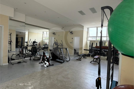 Apartamento à venda com 3 quartos, sendo 1 suíte, em Jardim Aeroporto, São Paulo, SP