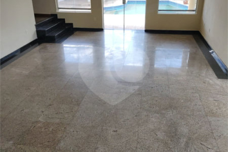 Casa à venda com 4 suítes no condomínio Estância Marambaia, Vinhedo - SP
