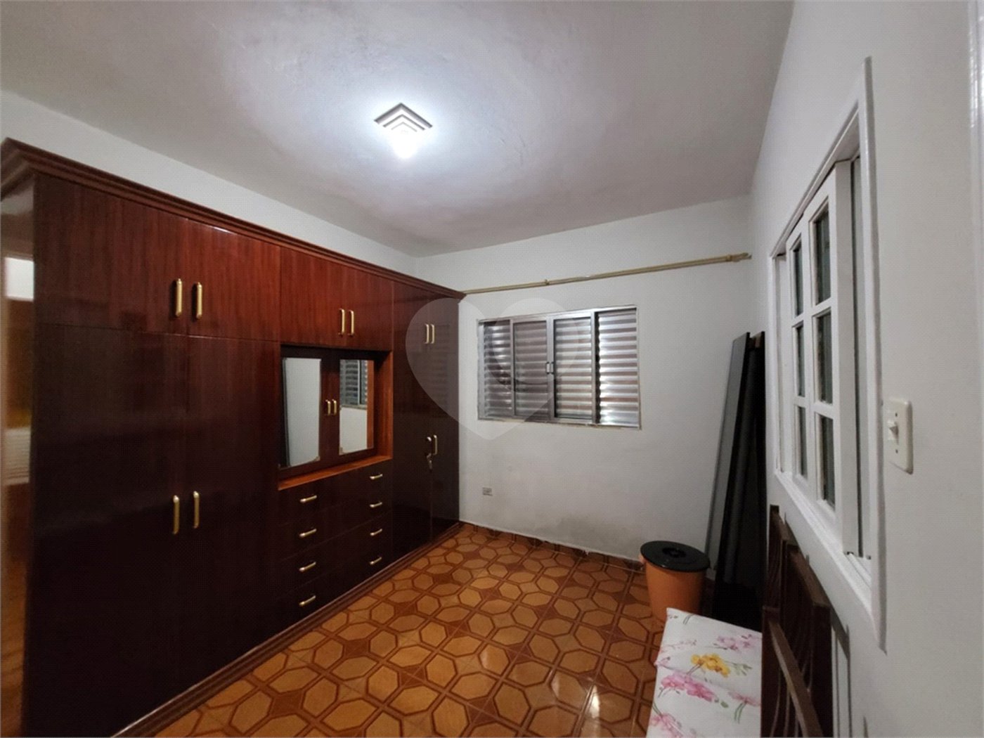 Sobrado à venda com 4 quartos em Vila Jurema, Ferraz de Vasconcelos, SP