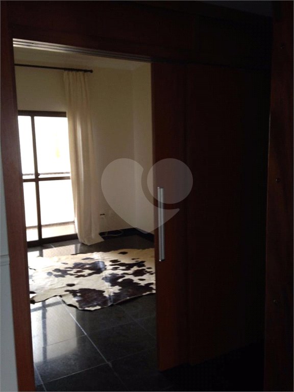 Apartamento à venda com 4 quartos, sendo 2 suítes, no Centro, Araraquara, SP