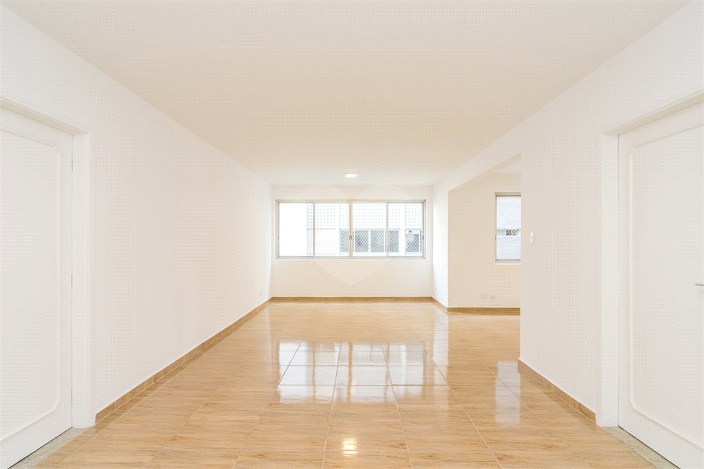 Apartamento à venda com 3 quartos, sendo 1 suíte, em Itaim Bibi, São Paulo, SP