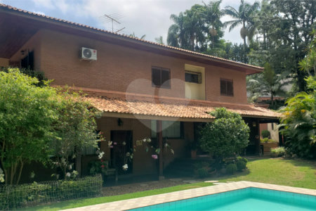 Sobrado à venda com 4 quartos, sendo 2 suítes, em Jardim Marajoara, São Paulo, SP