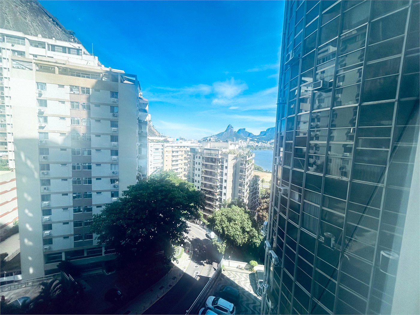 Apartamento à venda com 3 quartos, sendo 1 suíte, em Lagoa, Rio de Janeiro, RJ