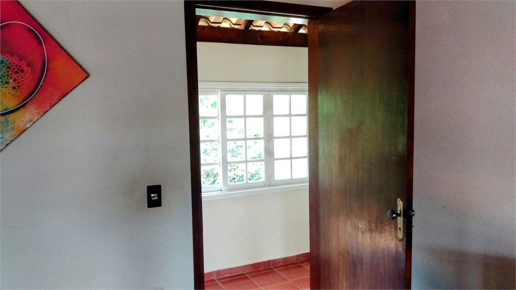 Casa à venda com 4 quartos, sendo 1 suíte, no condomínio Residencial Vale das Laranjeiras, Indaiatuba - SP