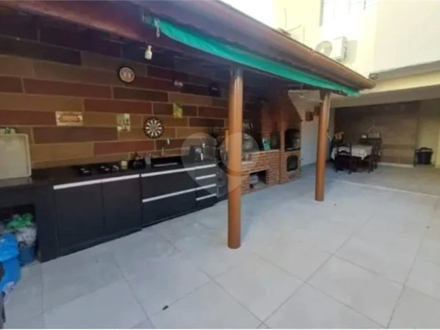 Sobrado à venda com 4 quartos, sendo 1 suíte,  em Jaraguá, São Paulo, SP