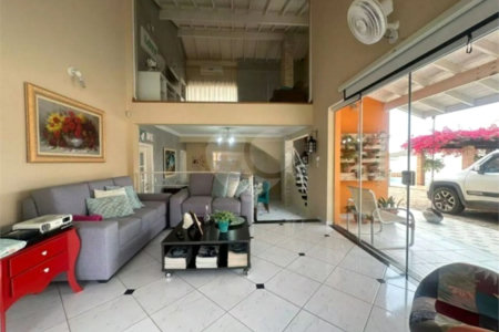 Casa à venda com 3 quartos, sendo 1 suíte, no condomínio Residencial Delle Stelle, Louveira - SP
