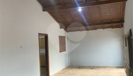 Casa à venda com 3 quartos, sendo 2 suítes,  em Parque dos Ipês II, Ponta Porã, MS