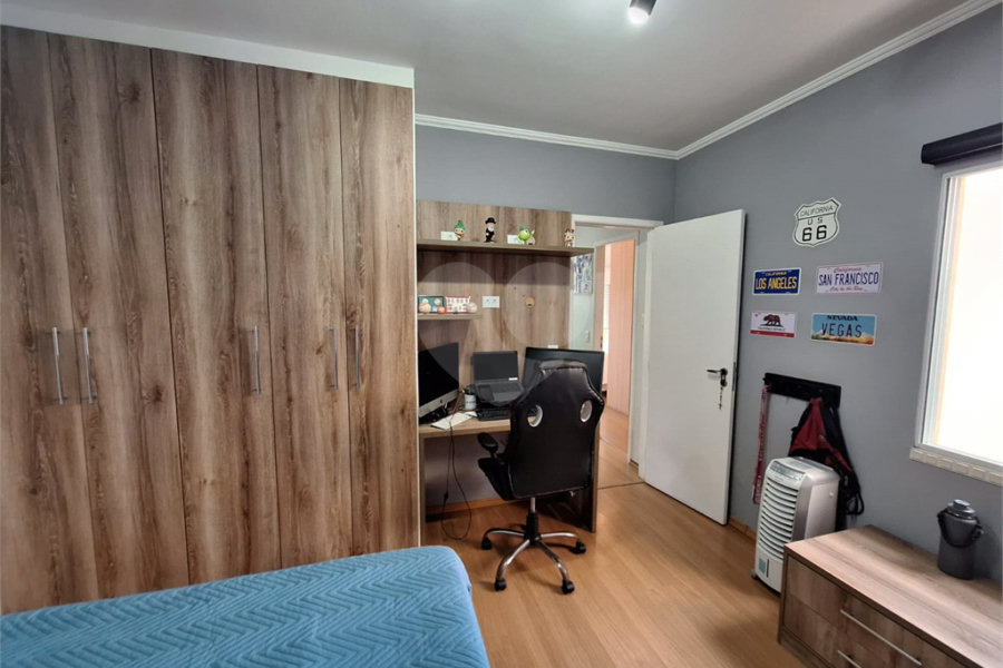 Casa à venda com 3 quartos, sendo 1 suíte, no condomínio Villaggio Tronchim, São Paulo - SP