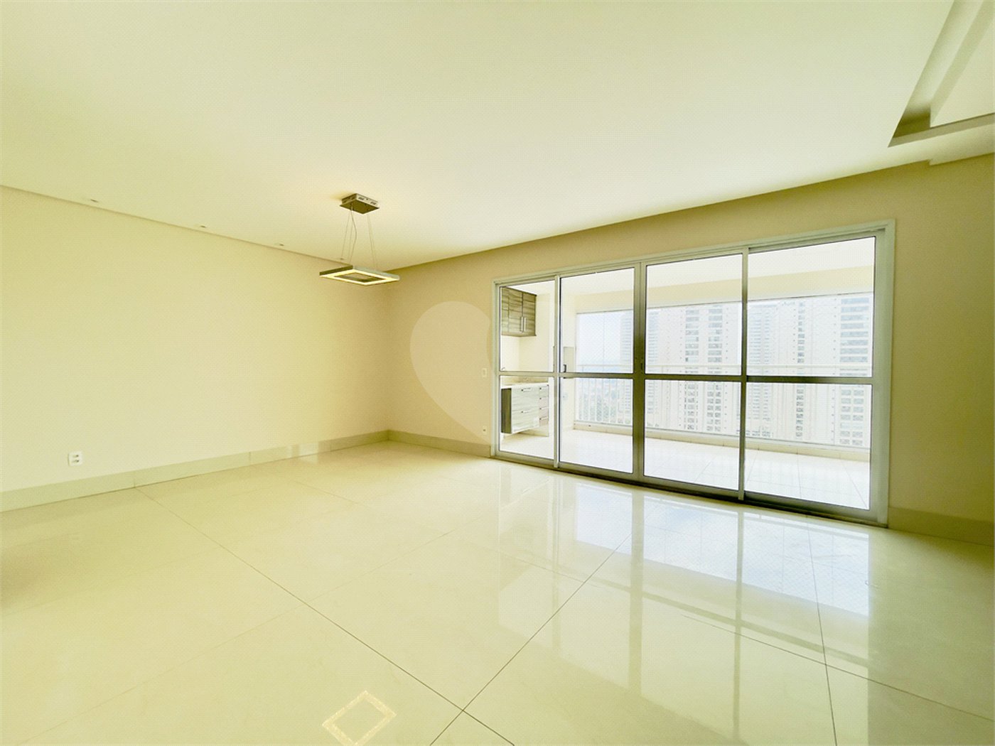 Apartamento à venda com 3 quartos, sendo 4 suítes,  no Centro, São Bernardo do Campo, SP