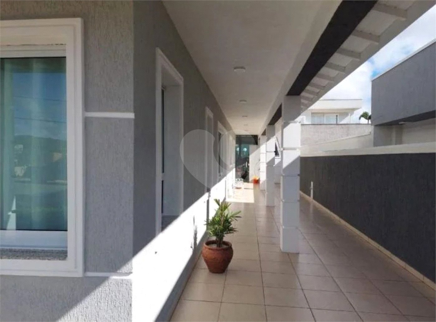 Condomínio à venda com 4 quartos, sendo 2 suítes, em Colinas do Paratehy, Mogi das Cruzes, SP