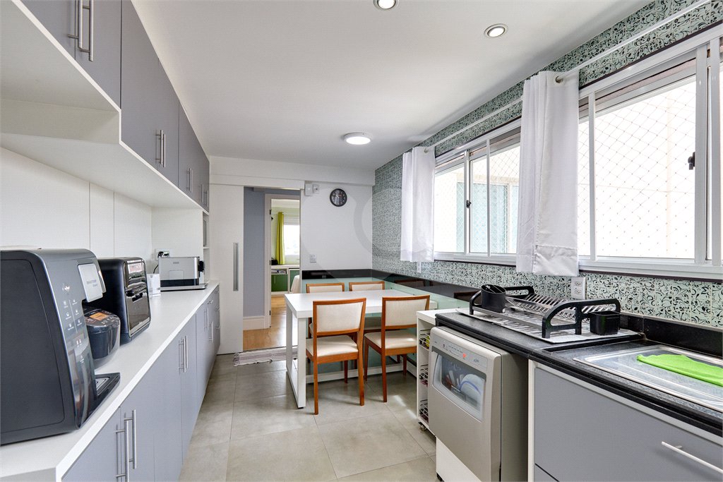 Apartamento à venda com 4 suítes em Jardim Marajoara, São Paulo, SP