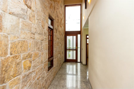 Casa à venda com 5 quartos, sendo 3 suítes, no condomínio Residencial Morumbi, São Paulo - SP