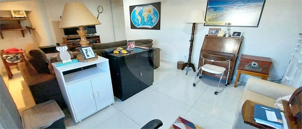 Cobertura à venda com 4 quartos, sendo 2 suítes,  em Vila Embaré, Valinhos, SP
