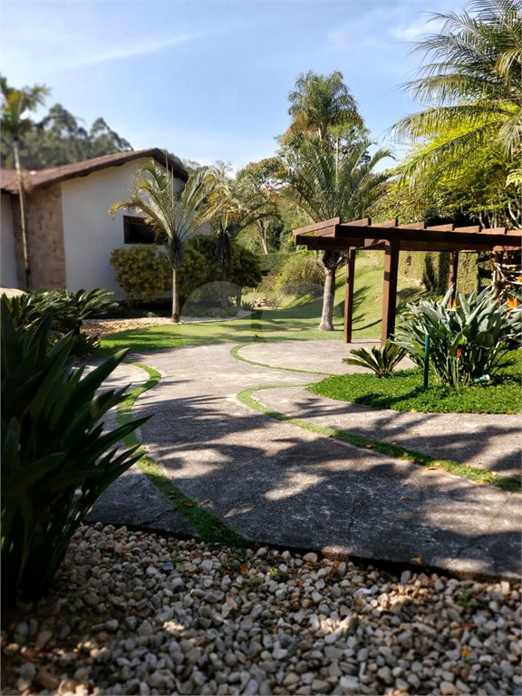 Sobrado à venda com 4 quartos, sendo 1 suíte, em Serra da Cantareira, Mairiporã, SP