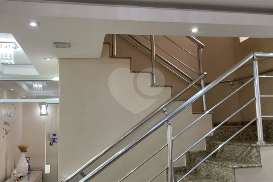 Sobrado à venda com 3 quartos, sendo 1 suíte, em Jardim Santa Beatriz, Guarulhos, SP