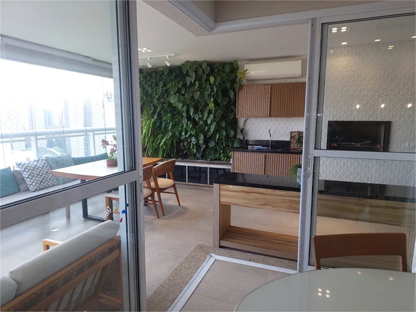 Apartamento à venda com 4 quartos, sendo 2 suítes,  em Vila Suzana, São Paulo, SP