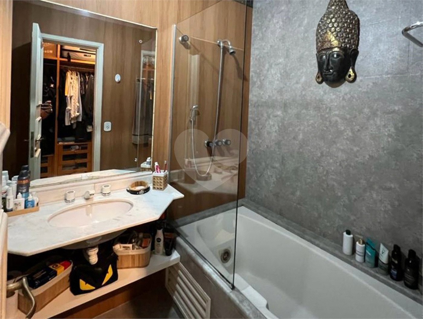 Apartamento à venda com 3 quartos, sendo 1 suíte,  em Vila Andrade, São Paulo, SP