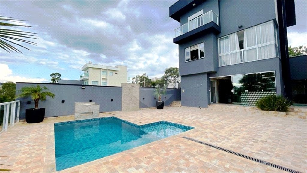 Casa à venda com 3 suítes no condomínio Aruã Brisas Ii, Mogi das Cruzes - SP
