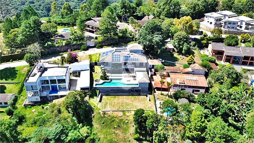 Casa à venda com 5 suítes no condomínio Alpes da Cantareira, Mairiporã - SP