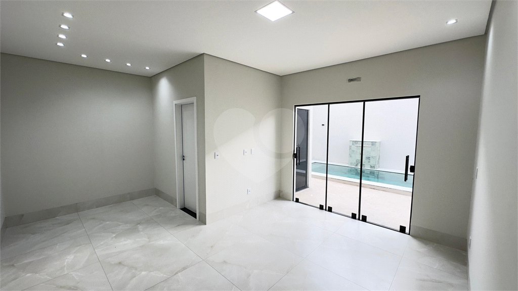 Casa à venda com 3 quartos, sendo 1 suíte, em Jardim das Palmeiras, Cuiabá, MT