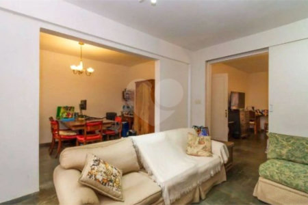 Casa à venda com 4 quartos, sendo 2 suítes,  em Jardim Paulista, São Paulo, SP