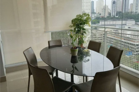 Apartamento à venda com 2 suítes em Vila Andrade, São Paulo, SP