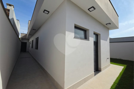 Casa à venda com 3 quartos, sendo 1 suíte, no condomínio Cerejeiras, Araçoiaba da Serra - SP