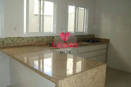 Casa à venda com 3 quartos, sendo 2 suítes, no condomínio Floradas Paratey, São José dos Campos - SP