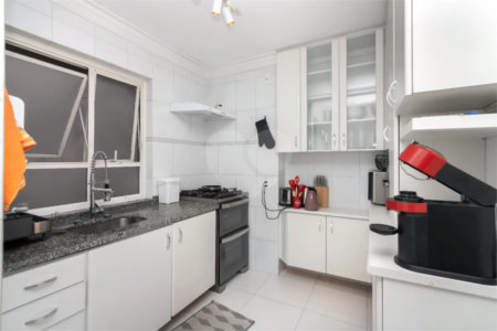 Apartamento à venda com 3 quartos, sendo 2 suítes, em Vila Olímpia, São Paulo, SP