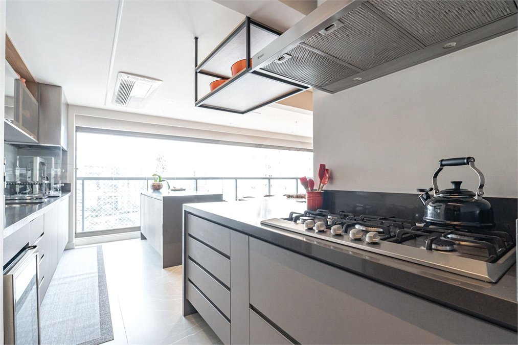 Apartamento à venda com 4 quartos, sendo 3 suítes,  em Jardim das Acácias, São Paulo, SP
