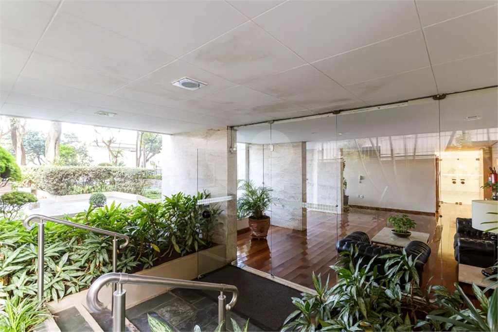 Apartamento à venda com 2 quartos, sendo 1 suíte, em Vila Olímpia, São Paulo, SP
