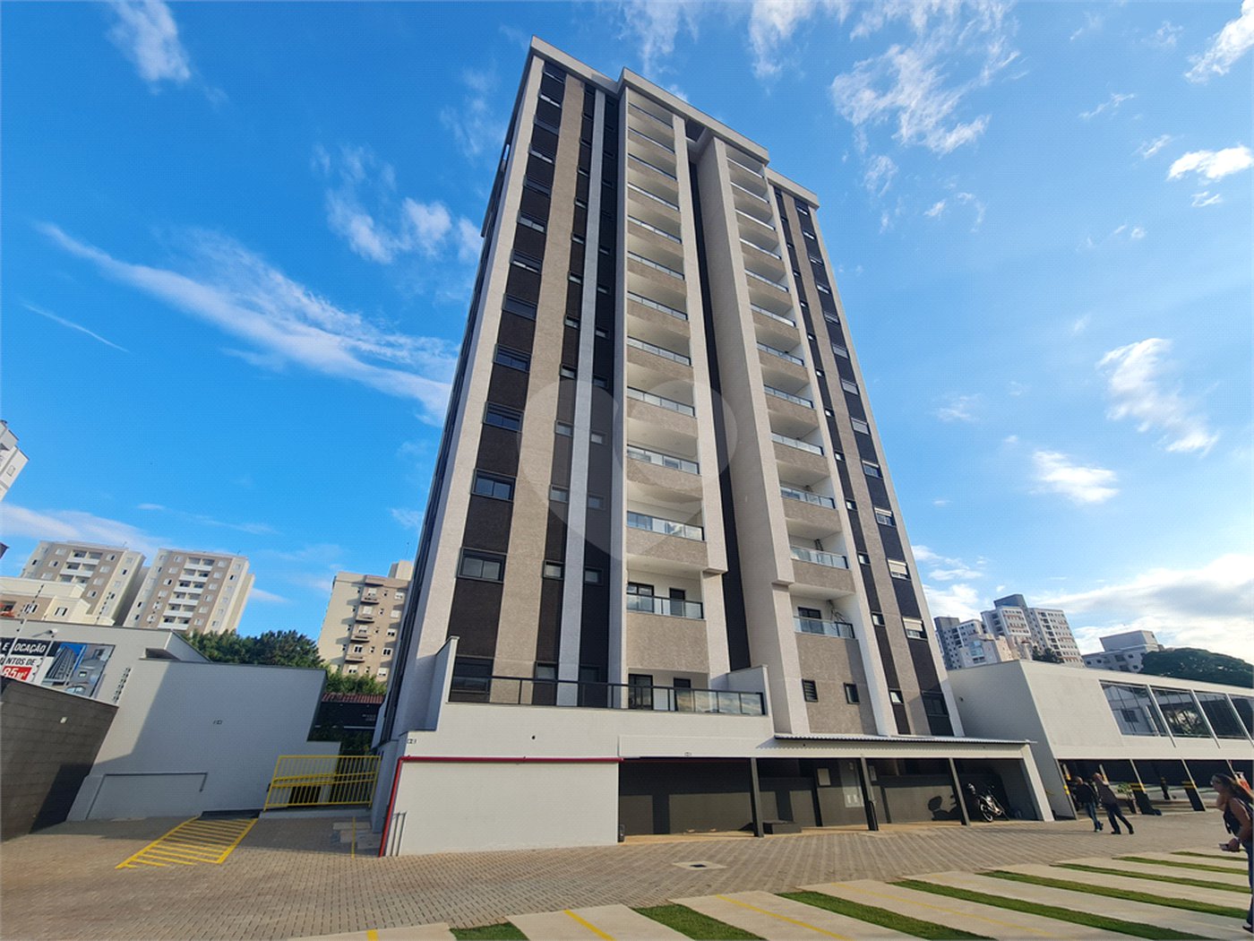 Apartamento à venda com 3 quartos, sendo 1 suíte,  em Jardim Refúgio, Sorocaba, SP