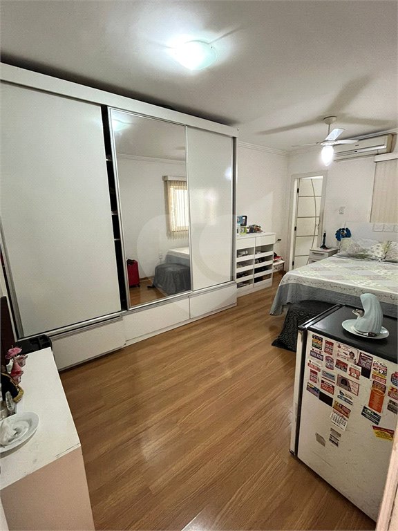 Casa à venda com 3 quartos, sendo 2 suítes, no condomínio Laura Serra, Rio de Janeiro - RJ
