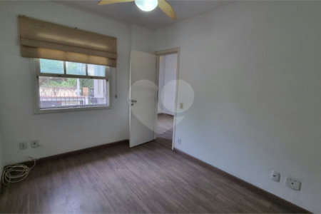 Casa à venda com 3 quartos, sendo 1 suíte,  no condomínio Residencial Villagio, São Paulo - SP