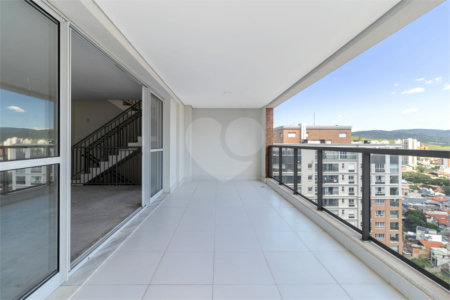 Triplex à venda com 4 suítes em Anhangabaú, Jundiaí, SP