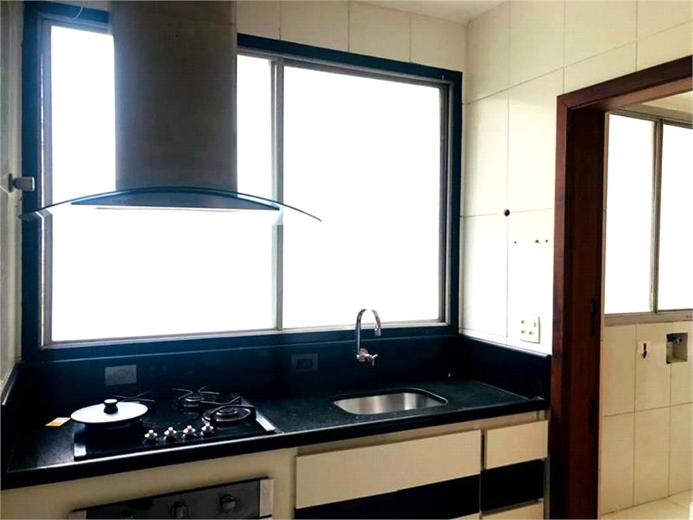 Apartamento para alugar com 3 quartos, sendo 1 suíte, em Jardim América, São Paulo, SP