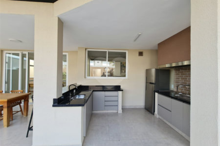 Casa à venda com 3 suítes no condomínio Geneve, Campinas - SP