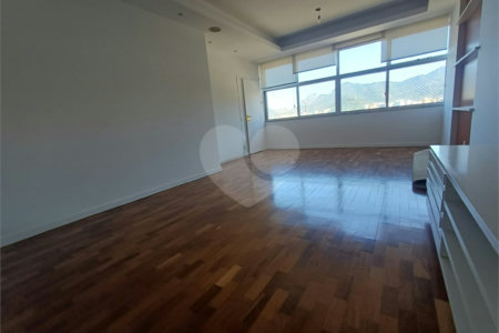 Apartamento à venda com 3 quartos, sendo 1 suíte,  em Lagoa, Rio de Janeiro, RJ