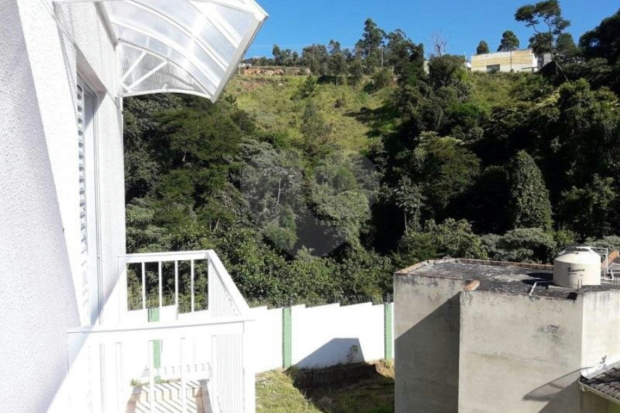 Sobrado à venda com 3 quartos, sendo 1 suíte, em Villa Verde, Franco da Rocha, SP