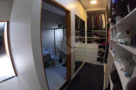 Sobrado à venda com 4 quartos, sendo 2 suítes,  no Centro, Joanópolis, SP