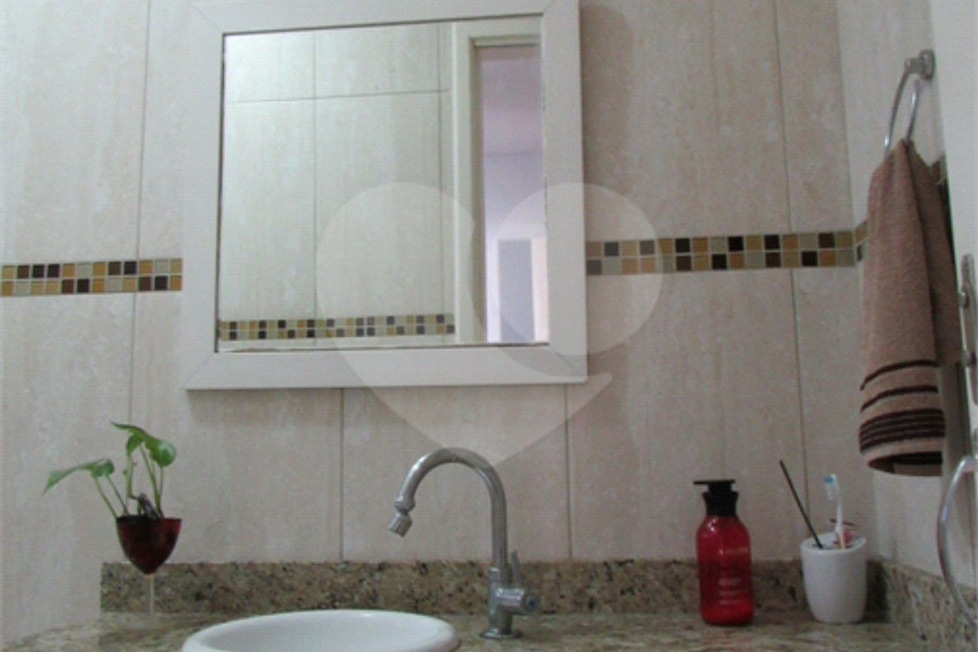 Casa à venda com 2 suítes no condomínio Real Residencial Julia, São Paulo - SP
