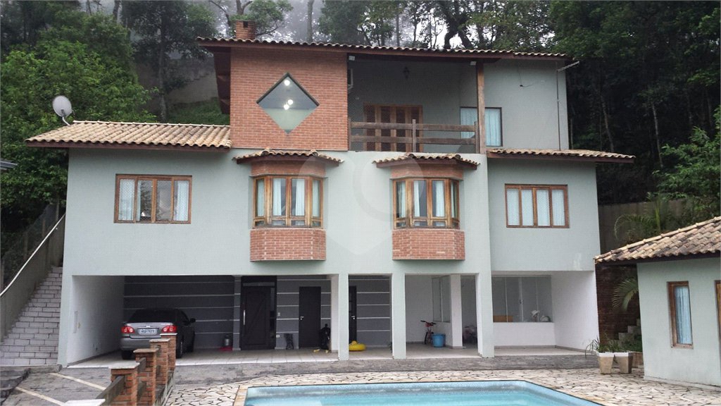 Casa à venda com 3 suítes no condomínio Alpes da Cantareira, Mairiporã - SP