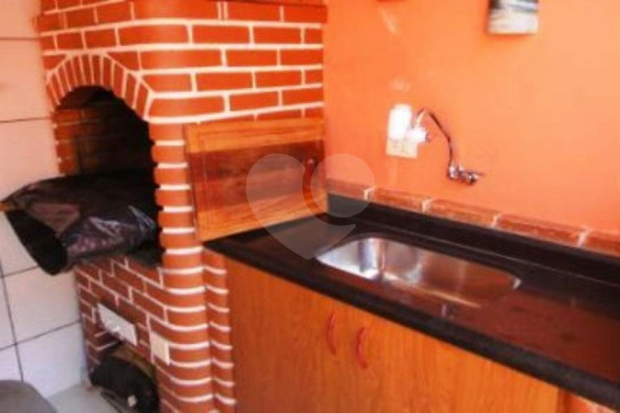 Sobrado à venda com 3 quartos, sendo 1 suíte, em Vila das Palmeiras, Guarulhos, SP