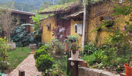Sobrado à venda com 4 quartos, sendo 2 suítes,  no Centro, Mairiporã, SP