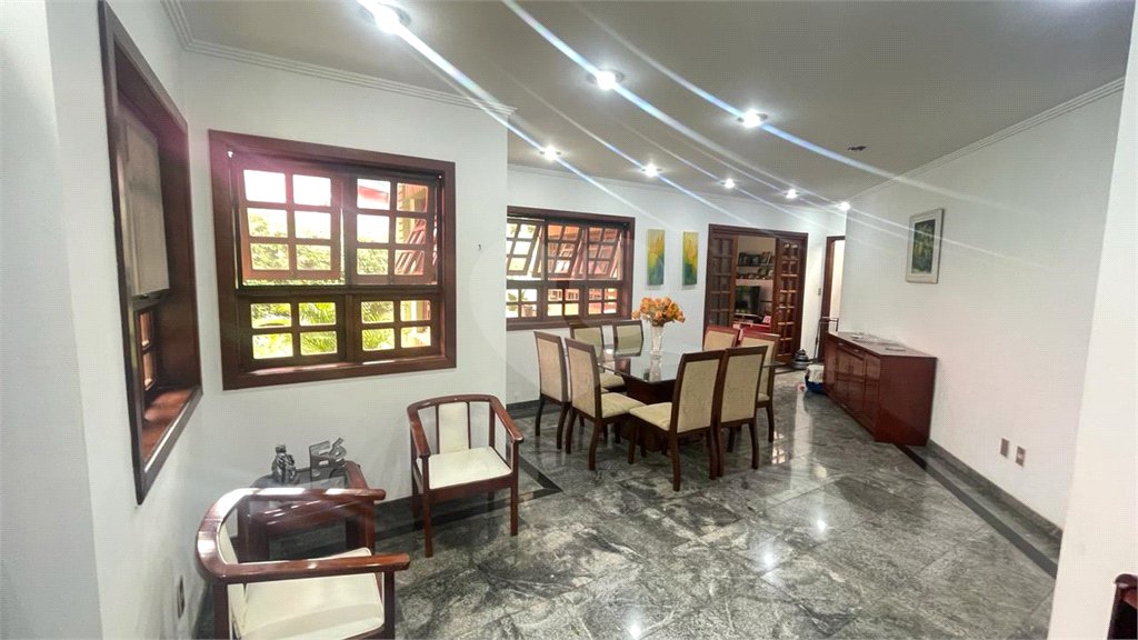 Casa à venda com 4 suítes no condomínio Vivendas do Lago, Sorocaba - SP