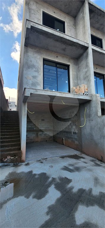 Sobrado à venda com 3 quartos, sendo 1 suíte,  em Jardim Maristela, Atibaia, SP