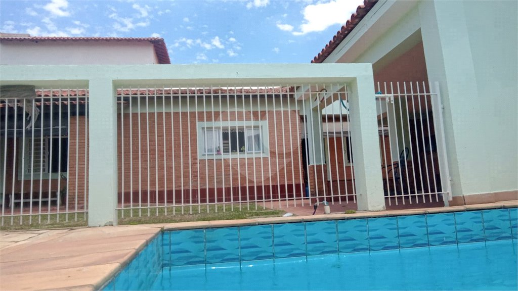 Casa à venda com 4 quartos, sendo 1 suíte, em Jardim Celani, Salto, SP