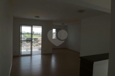 Apartamento à venda com 3 quartos, sendo 1 suíte, em Cidade São Francisco, São Paulo, SP